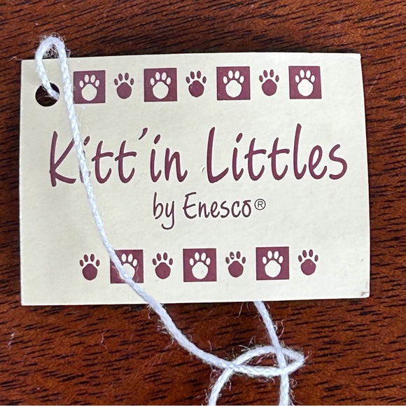 Donna Little Kitt'in Littles by Enesco CAT figurine - "A Little Bit Proud" 1997 - Picture 8 of 10